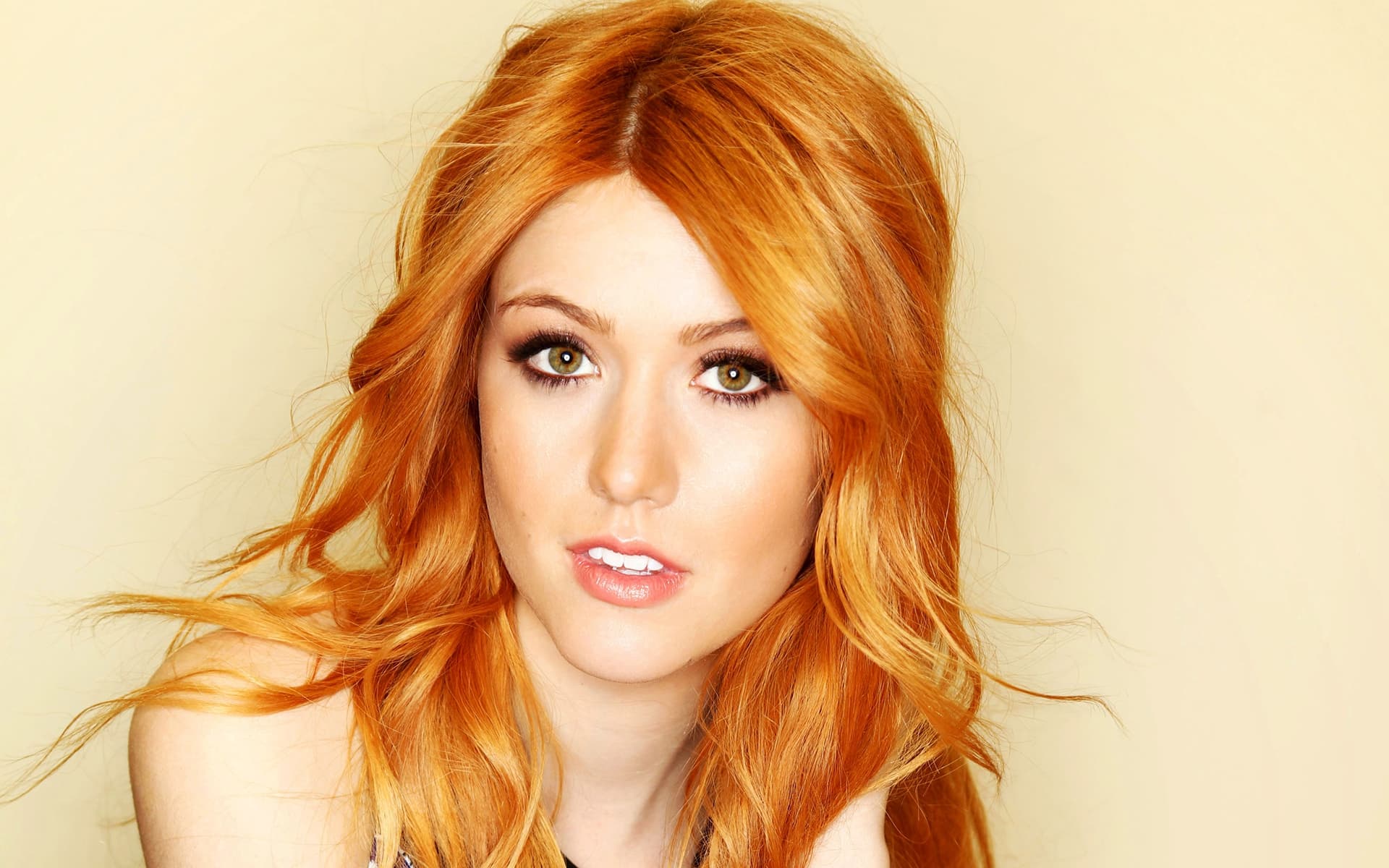 Redhead Katherine McNamara 2019 Wallpapers