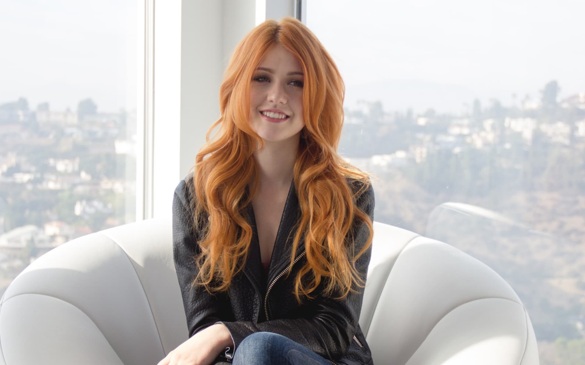 Redhead Katherine McNamara 2019 Wallpapers