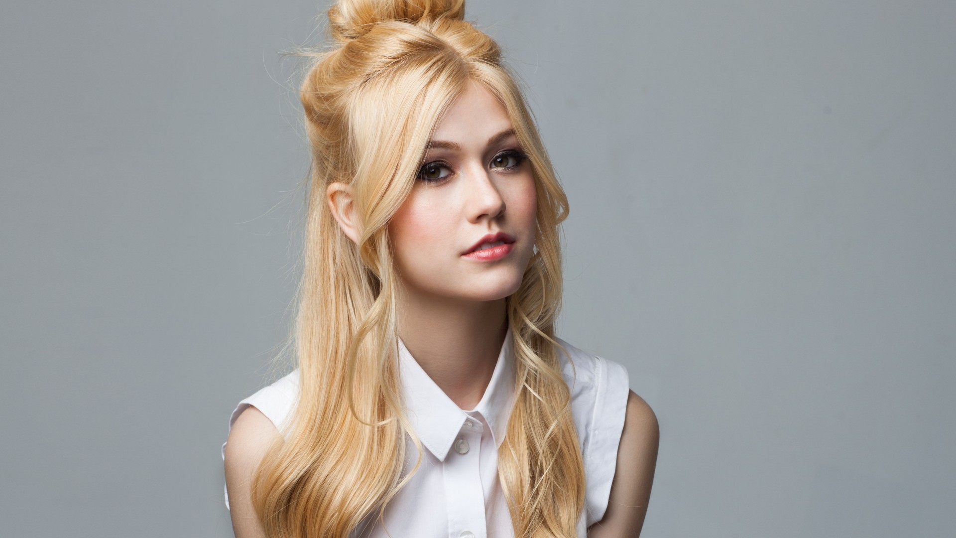 Redhead Katherine McNamara Wallpapers