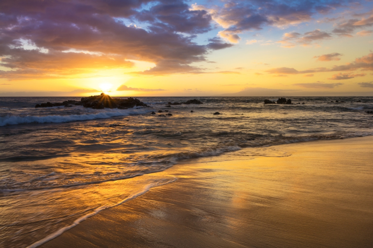 Reflection Of Cloudy Sunset Over Beach Wallpapers