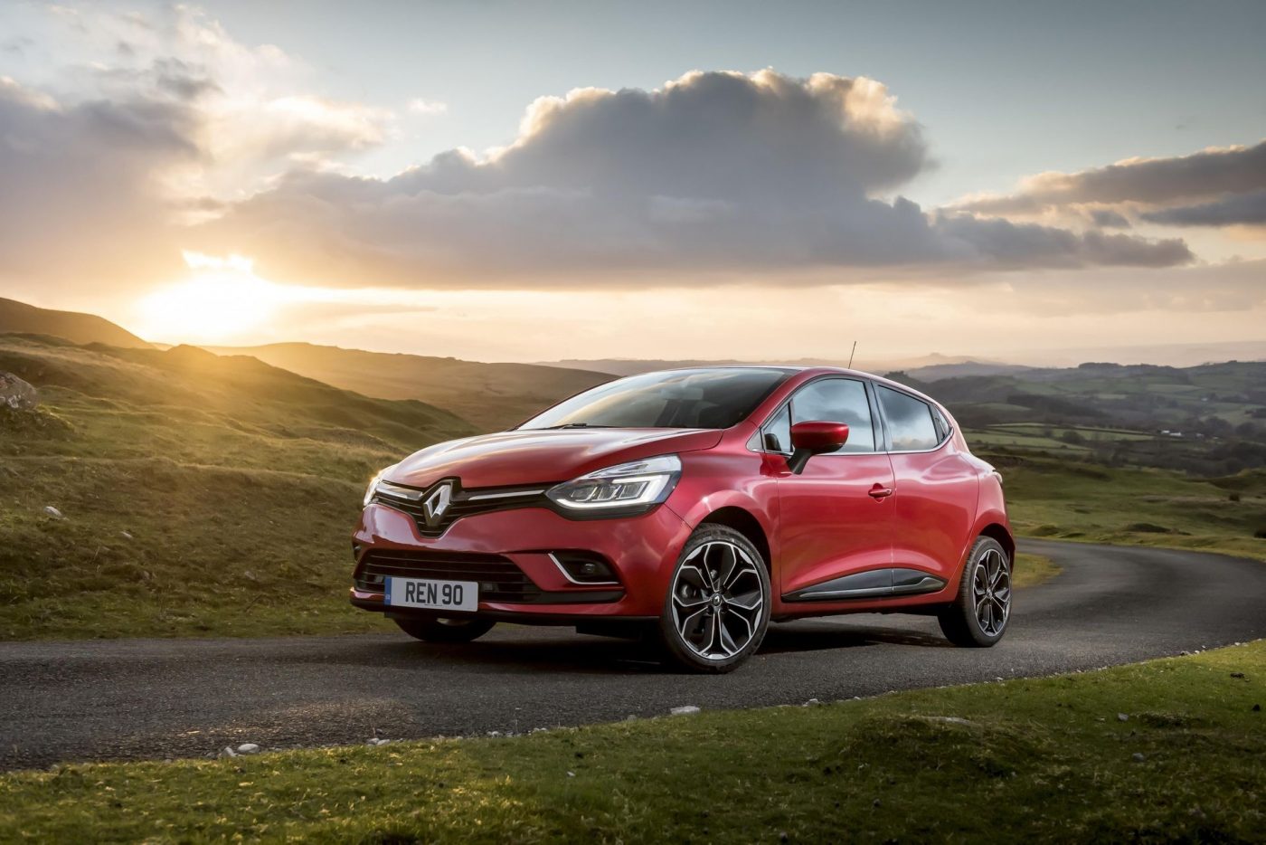 Renault Clio Wallpapers