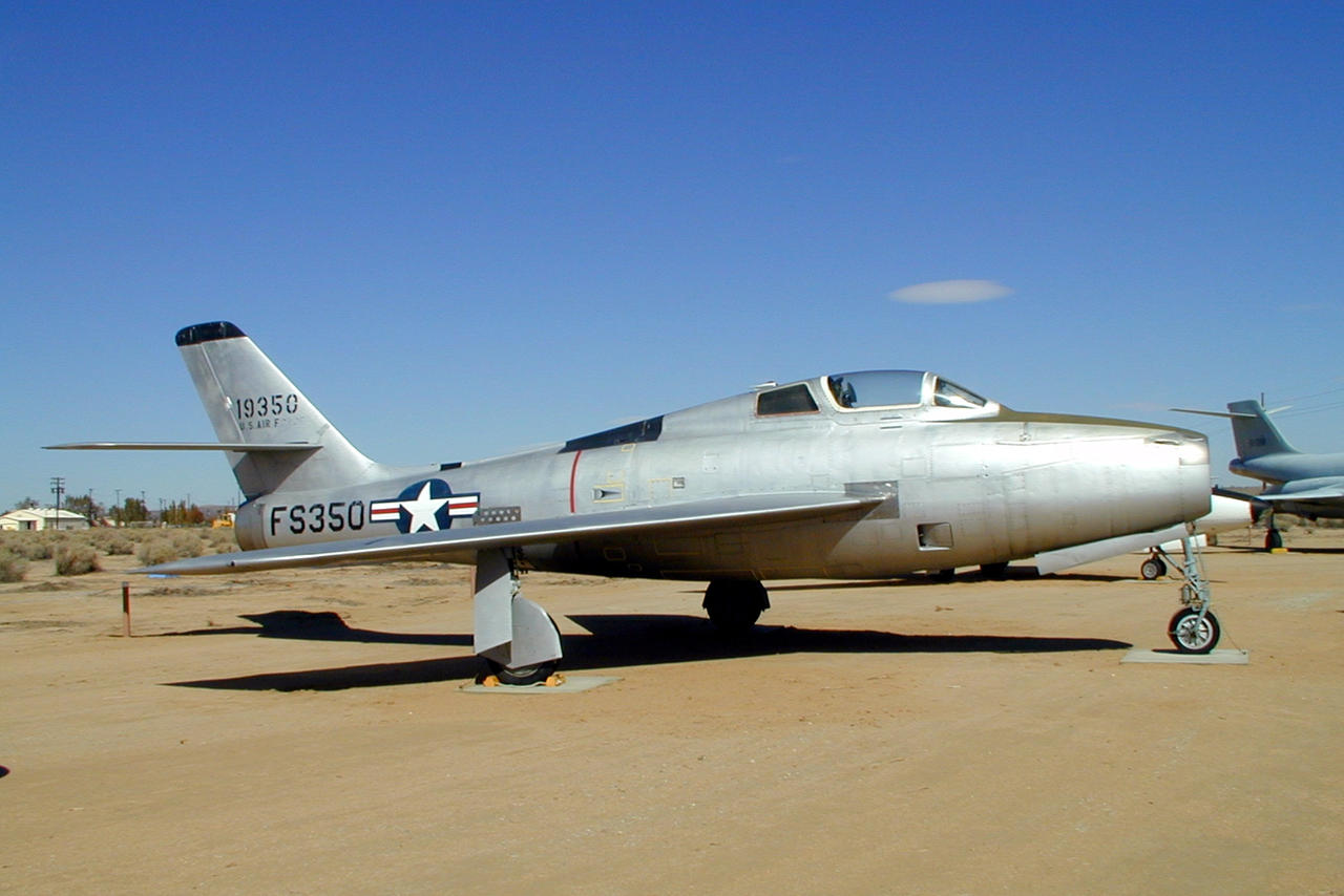 Republic F-84F Thunderstreak Wallpapers