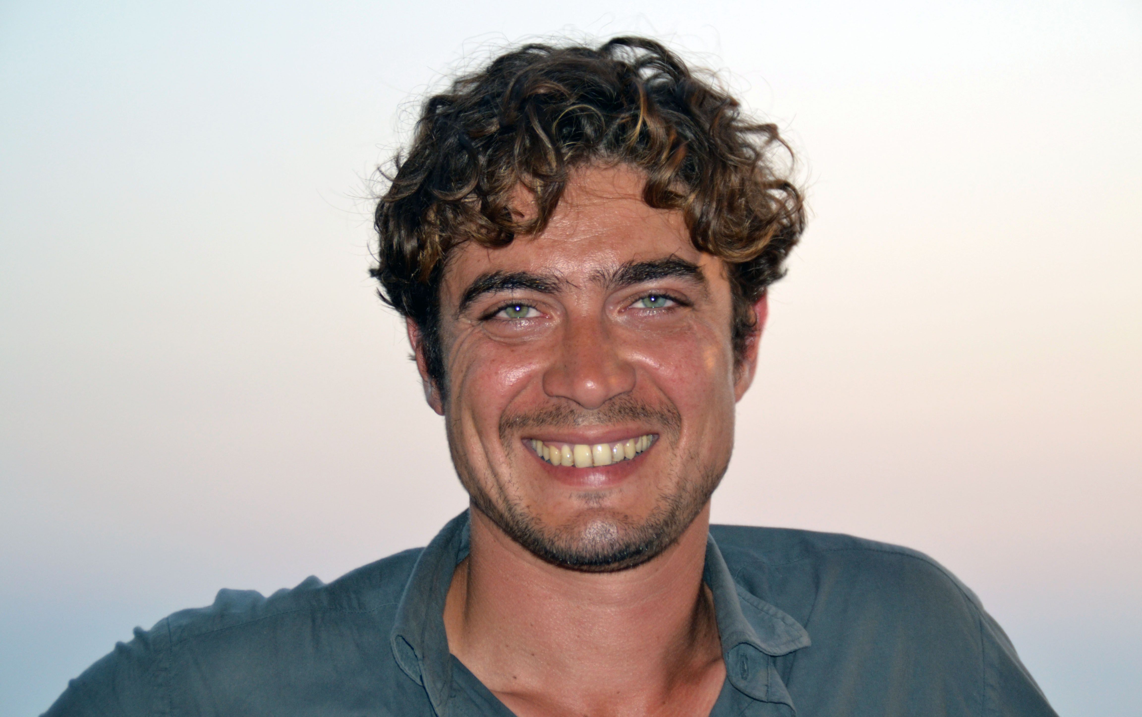 Riccardo Scamarcio Wallpapers