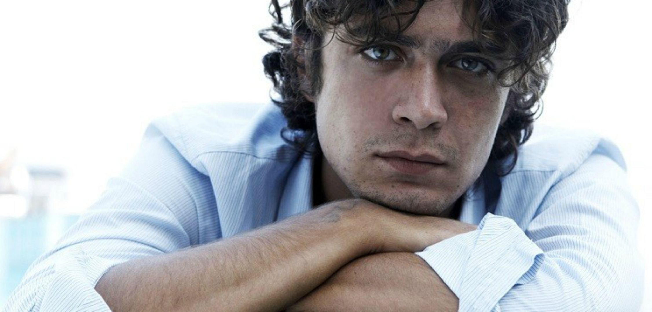 Riccardo Scamarcio Wallpapers