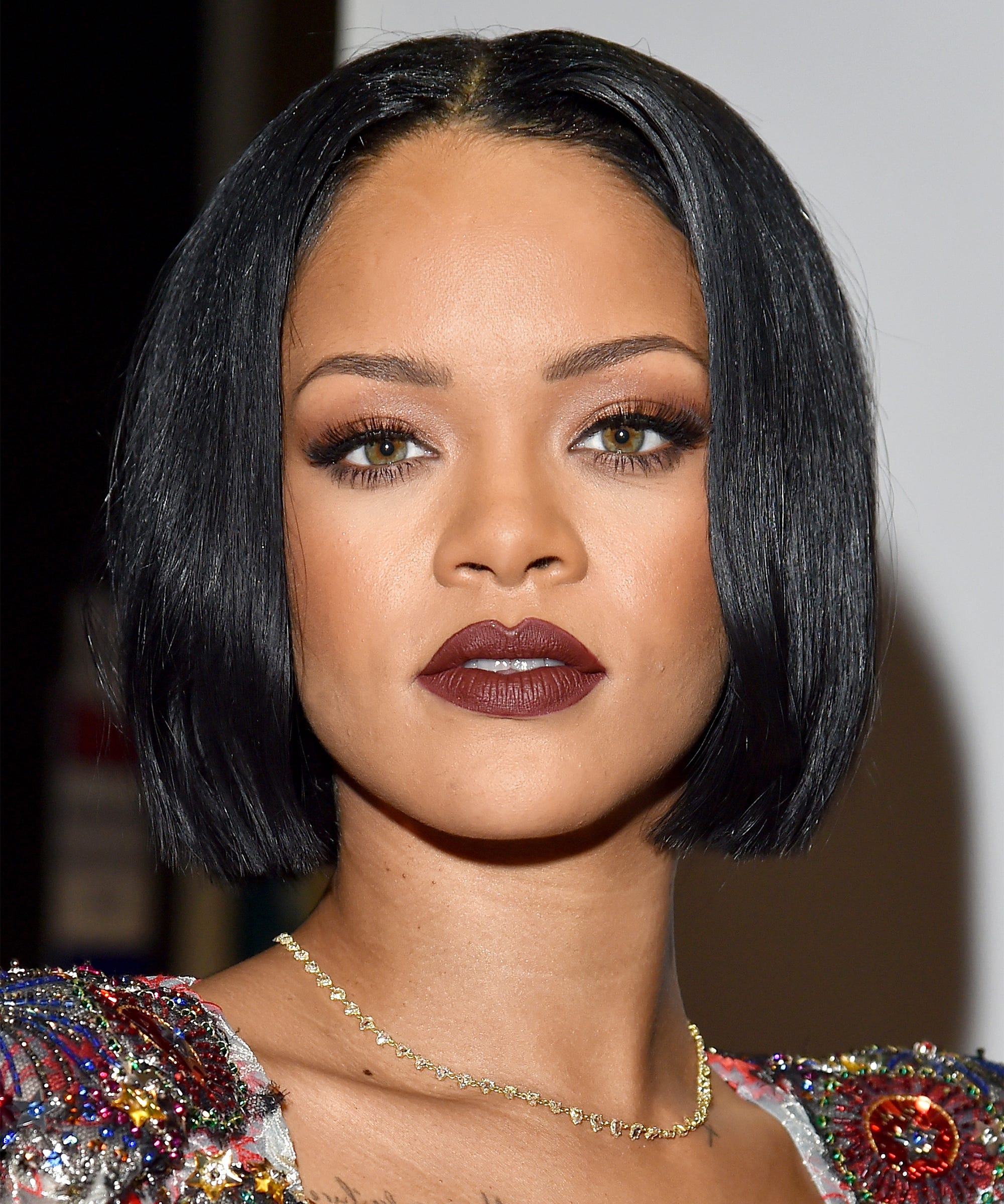 Rihanna In Short Haircut Wallpapers