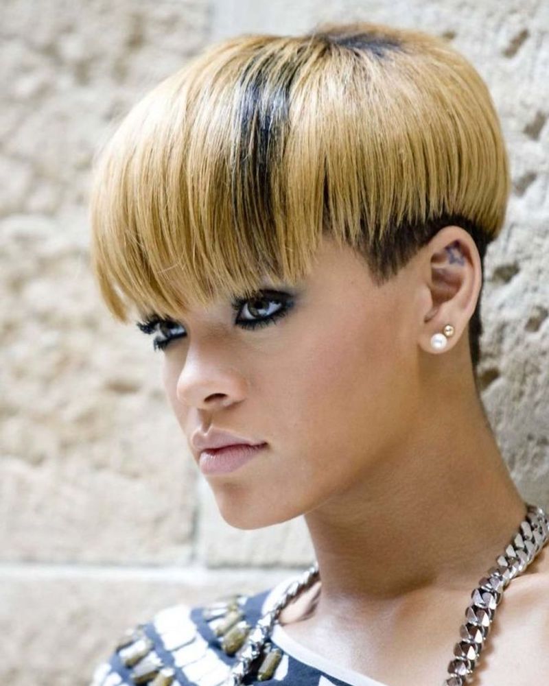 Rihanna In Short Haircut Wallpapers