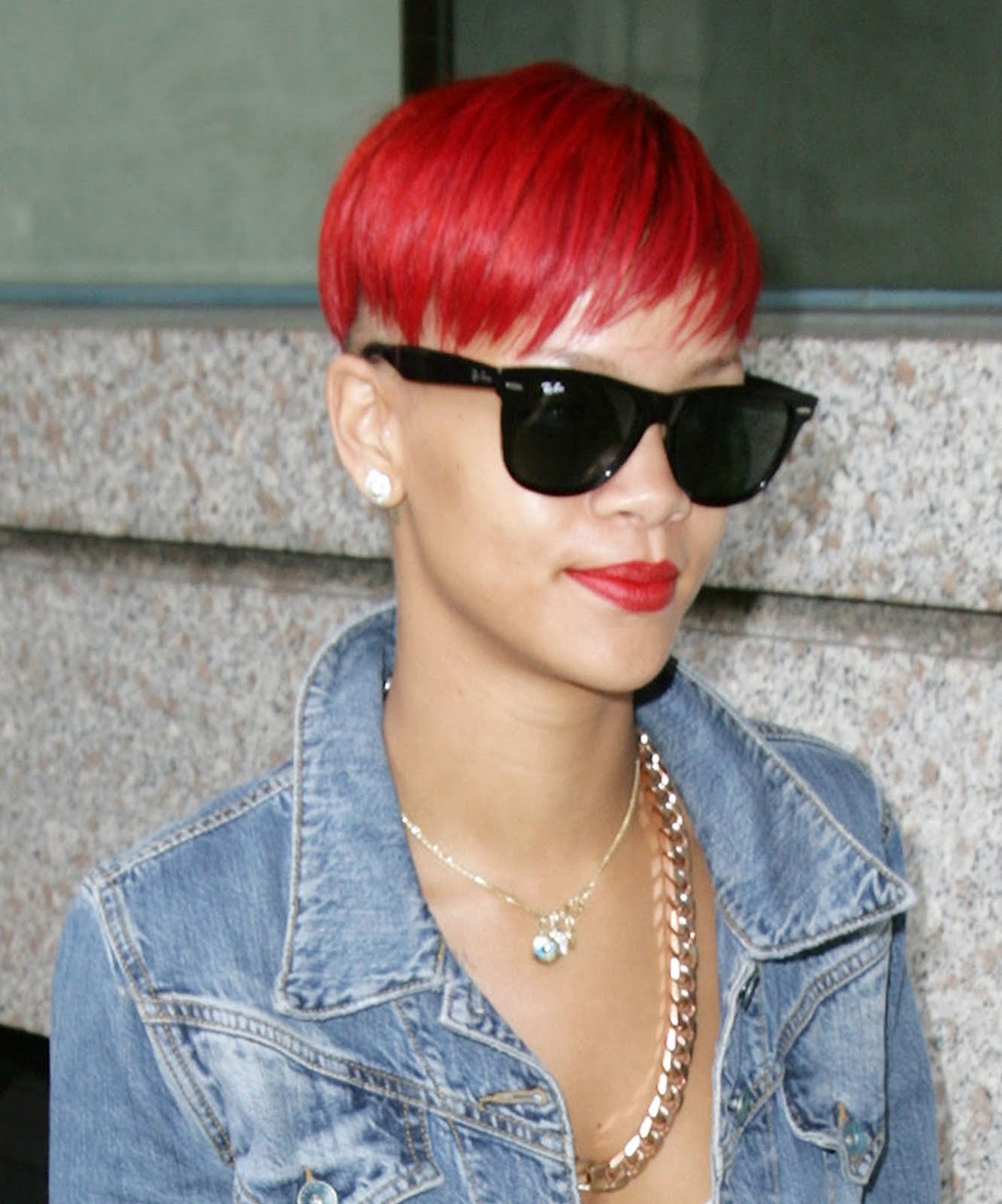 Rihanna In Short Haircut Wallpapers