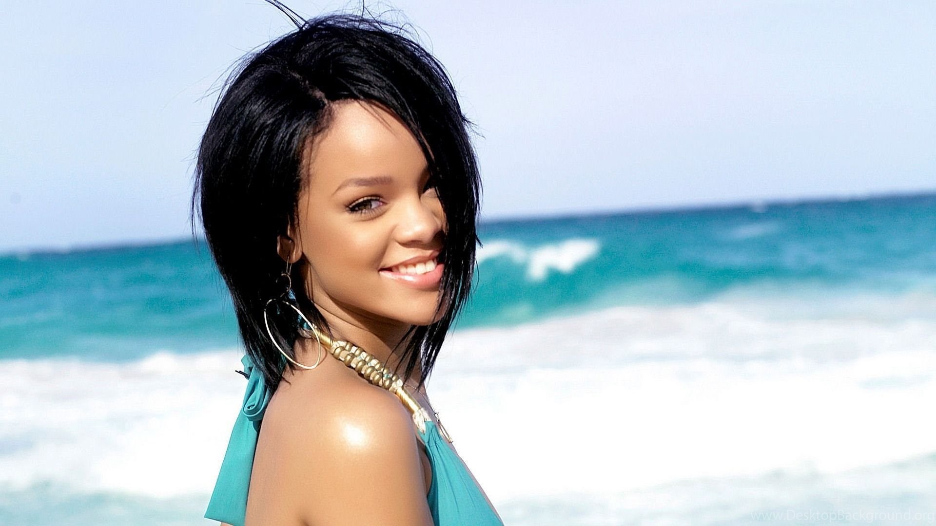 Rihanna In Short Haircut Wallpapers