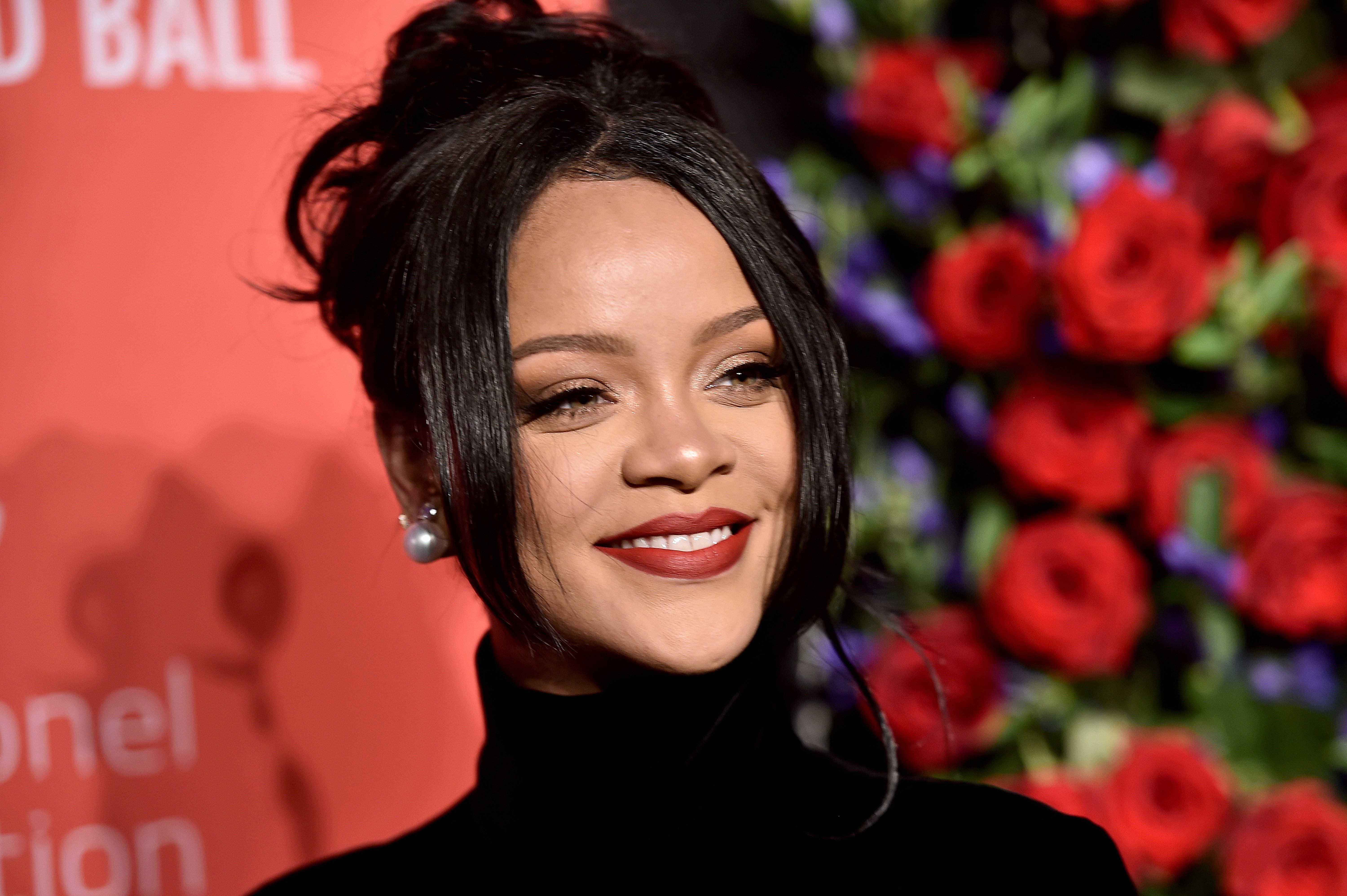 Rihanna Singer 2021 Wallpapers