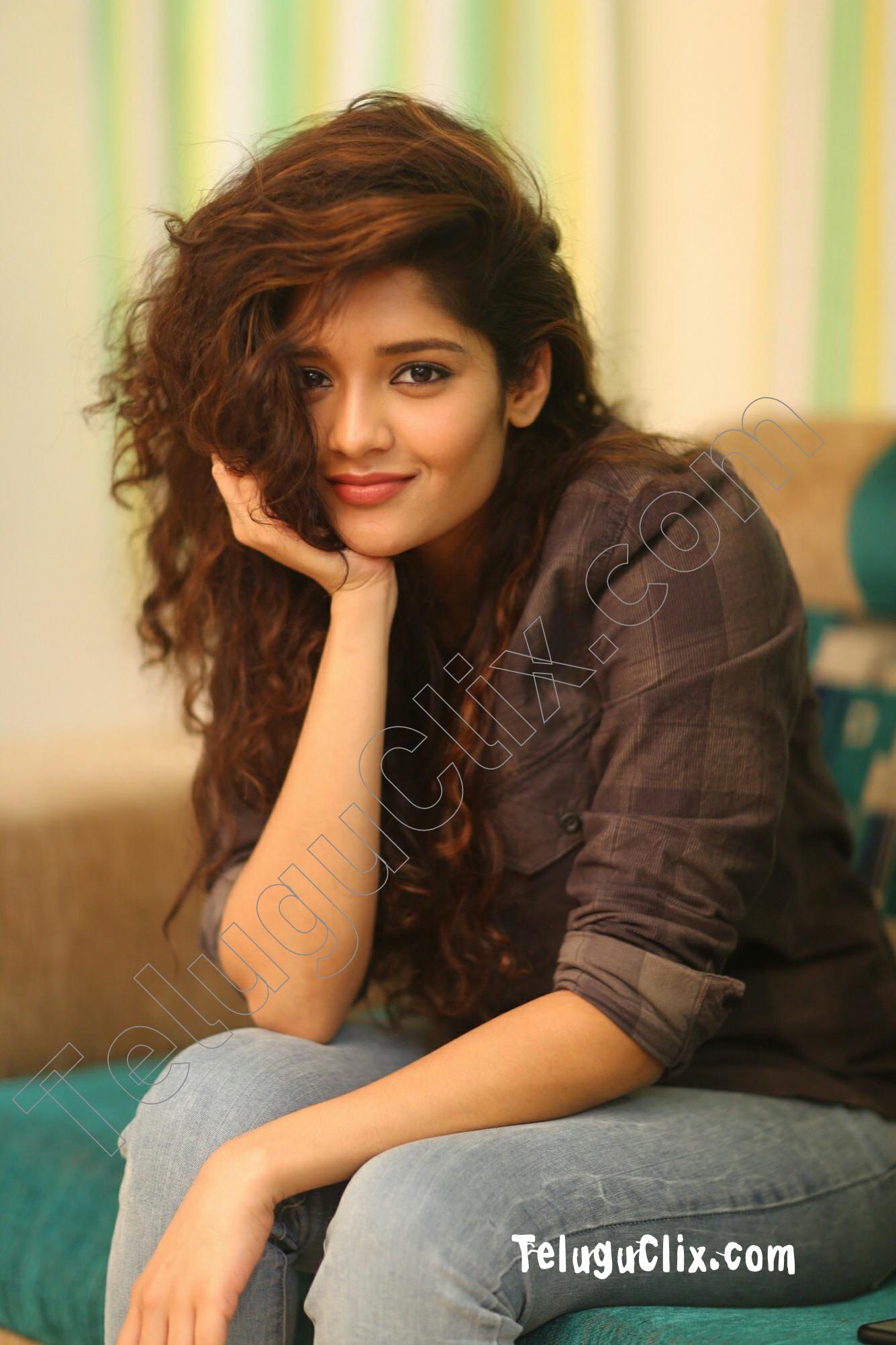 Ritika Singh Hot Wallpapers