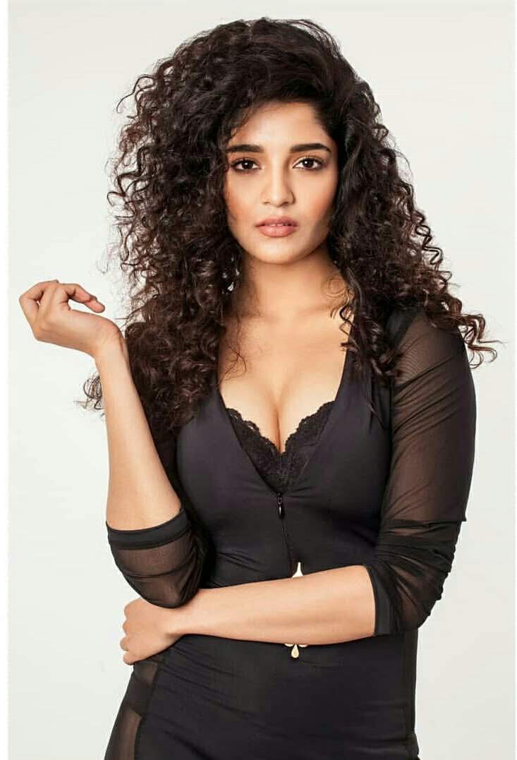 Ritika Singh Hot Wallpapers