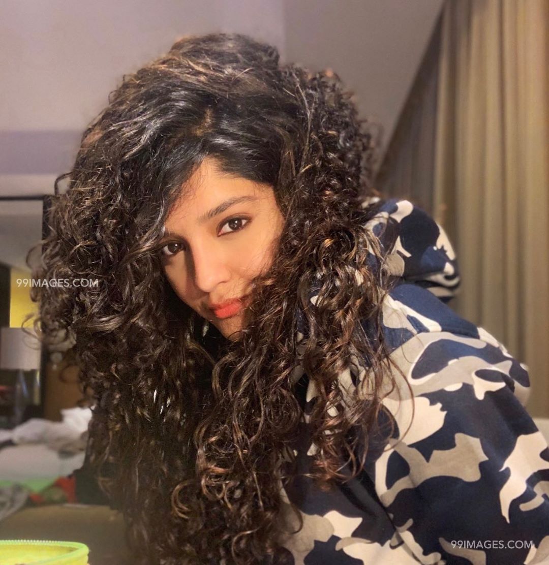 Ritika Singh Hot Wallpapers