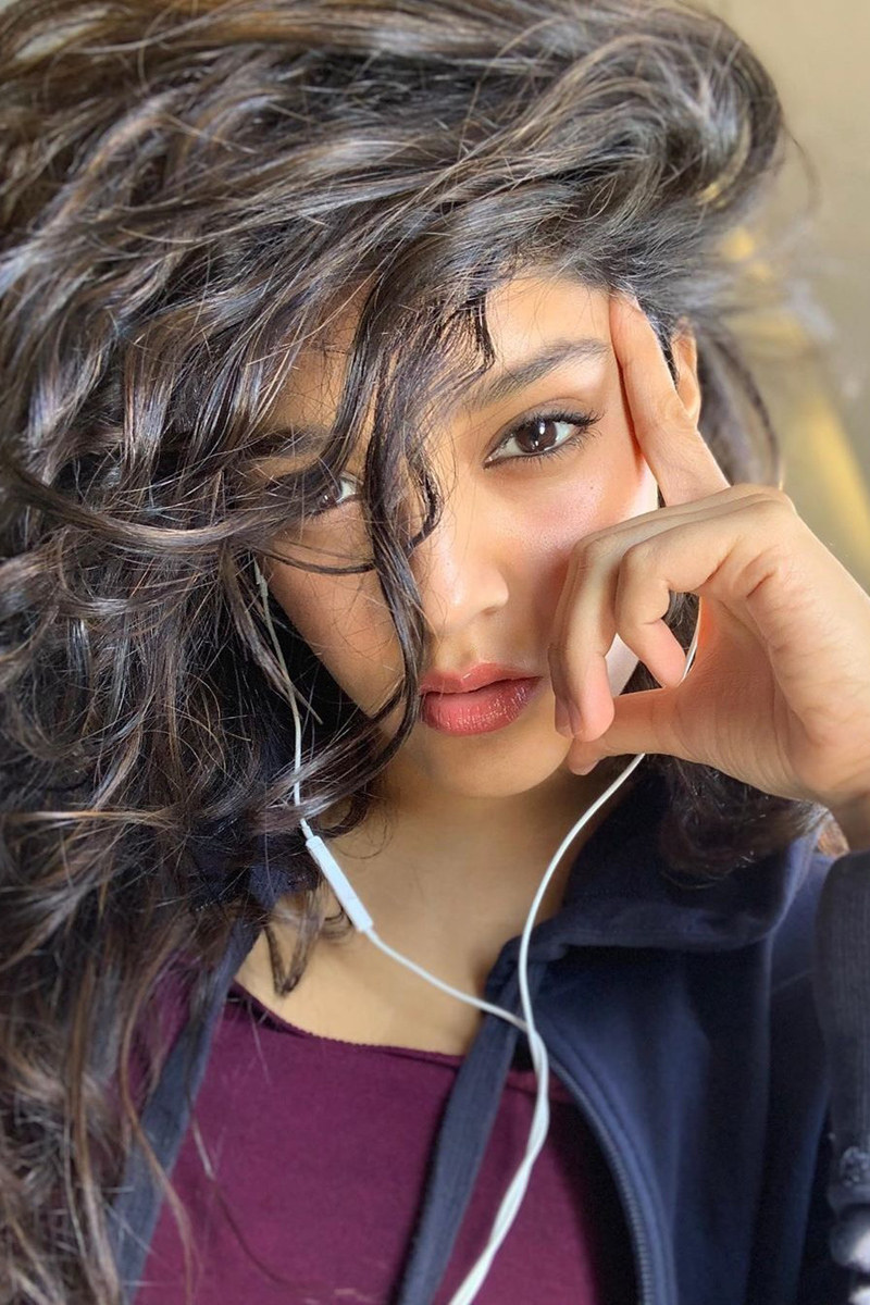 Ritika Singh Hot Wallpapers