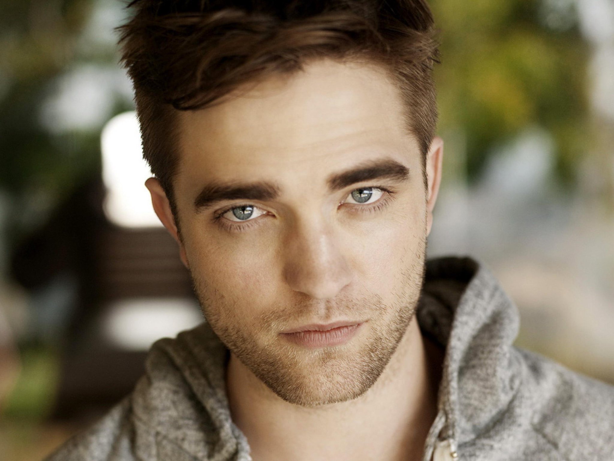 Robert Pattinson Wallpapers