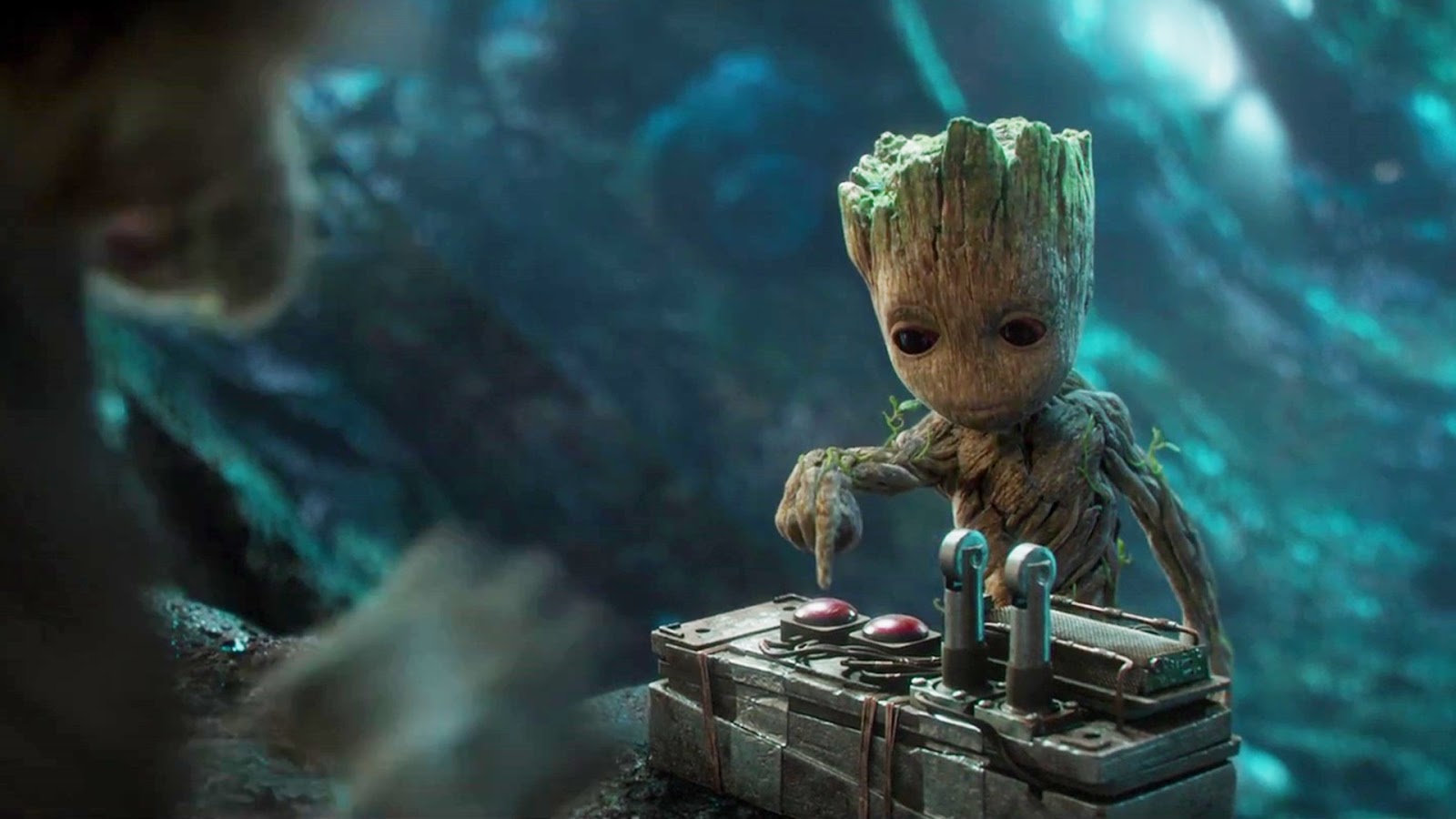 Rocket And Baby Groot Bait And Switch Wallpapers