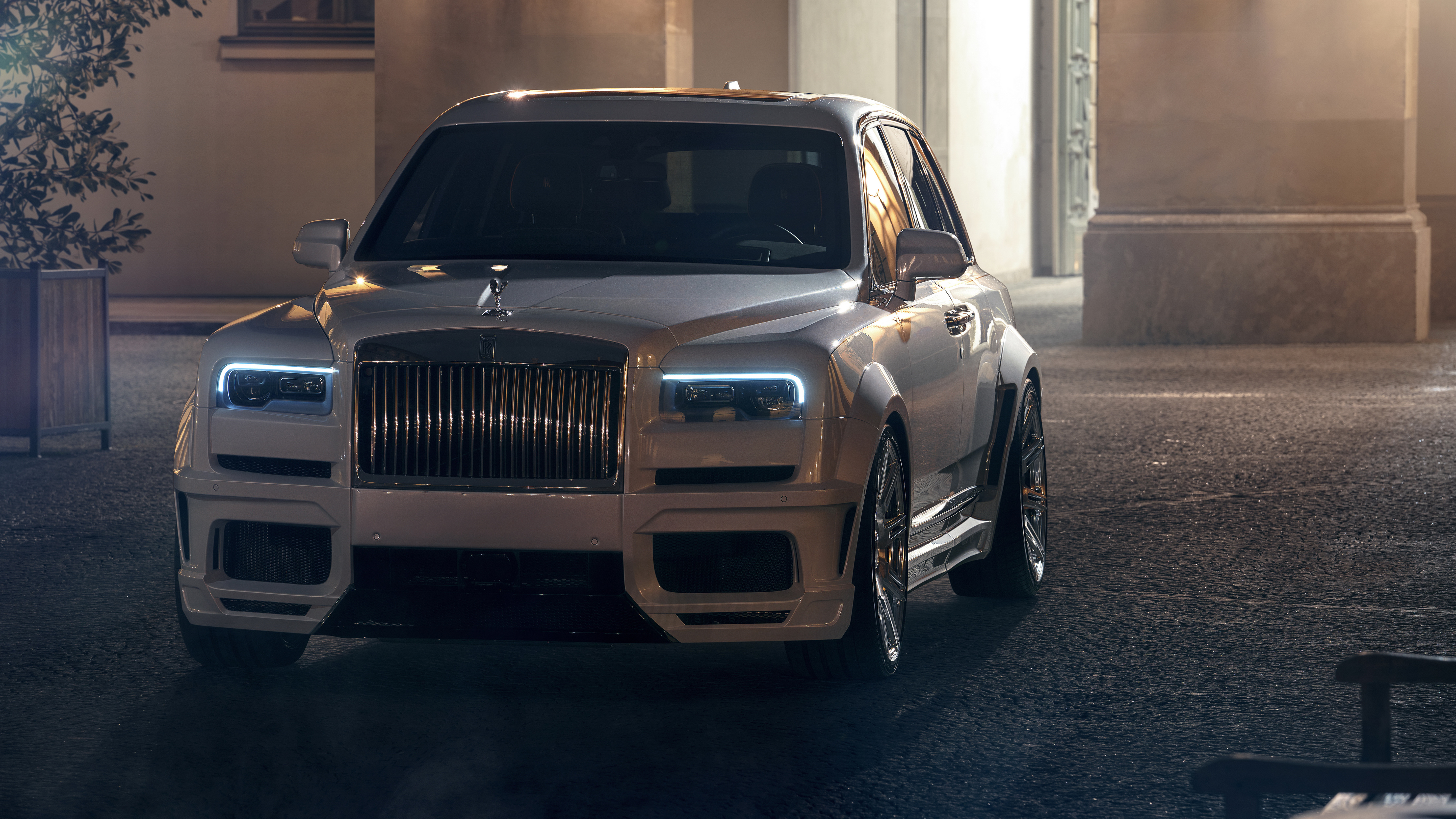 Rolls-Royce Cullinan Wallpapers