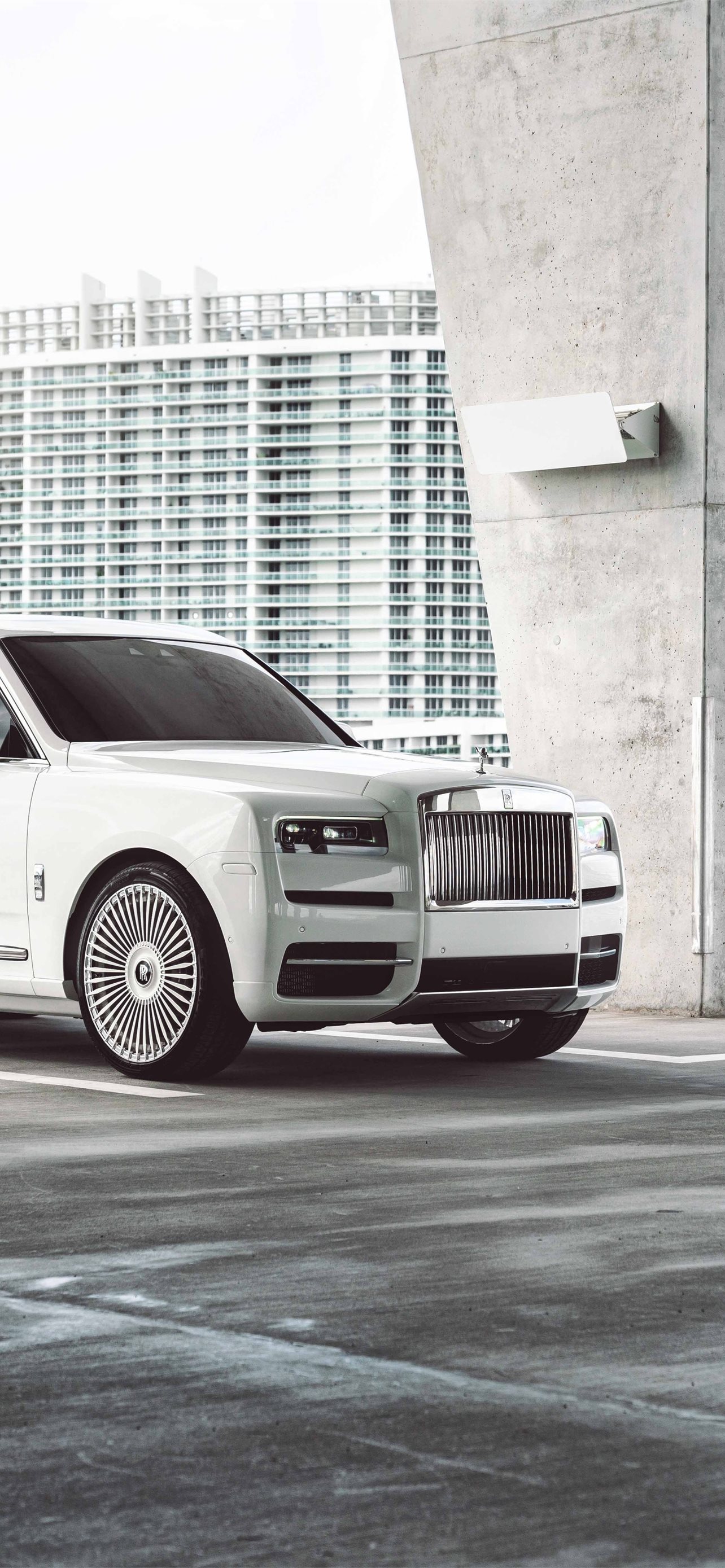 Rolls-Royce Cullinan Wallpapers