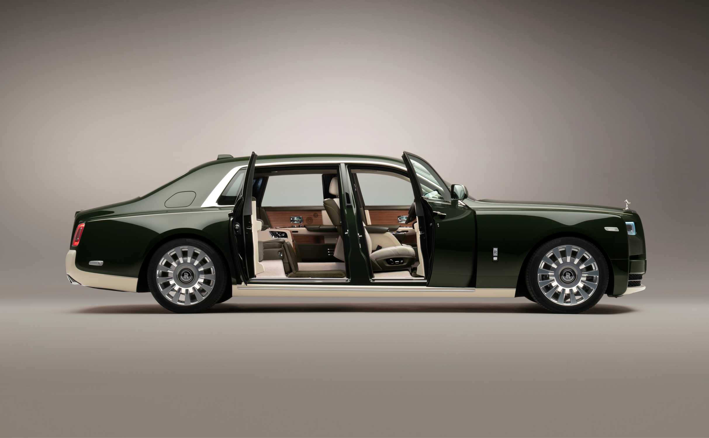 Rolls-Royce Phantom Serenity Wallpapers