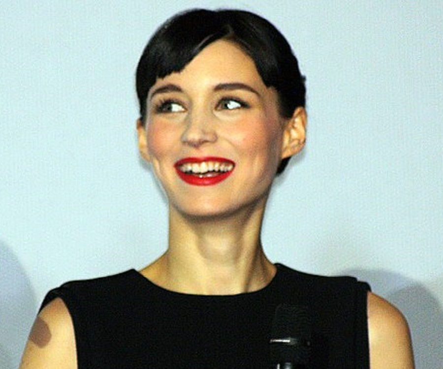 Rooney Mara Cute Smile Wallpapers