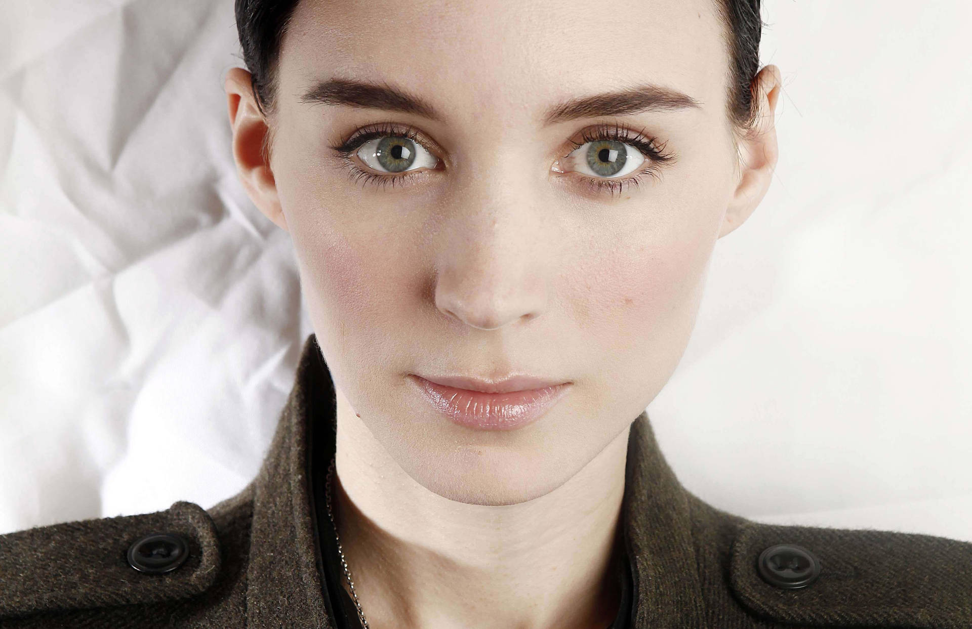 Rooney Mara Cute Smile Wallpapers