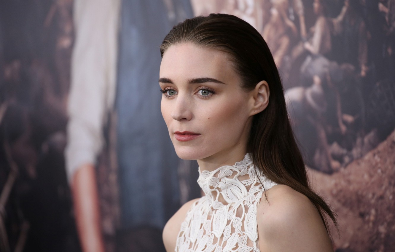 Rooney Mara Cute Smile Wallpapers