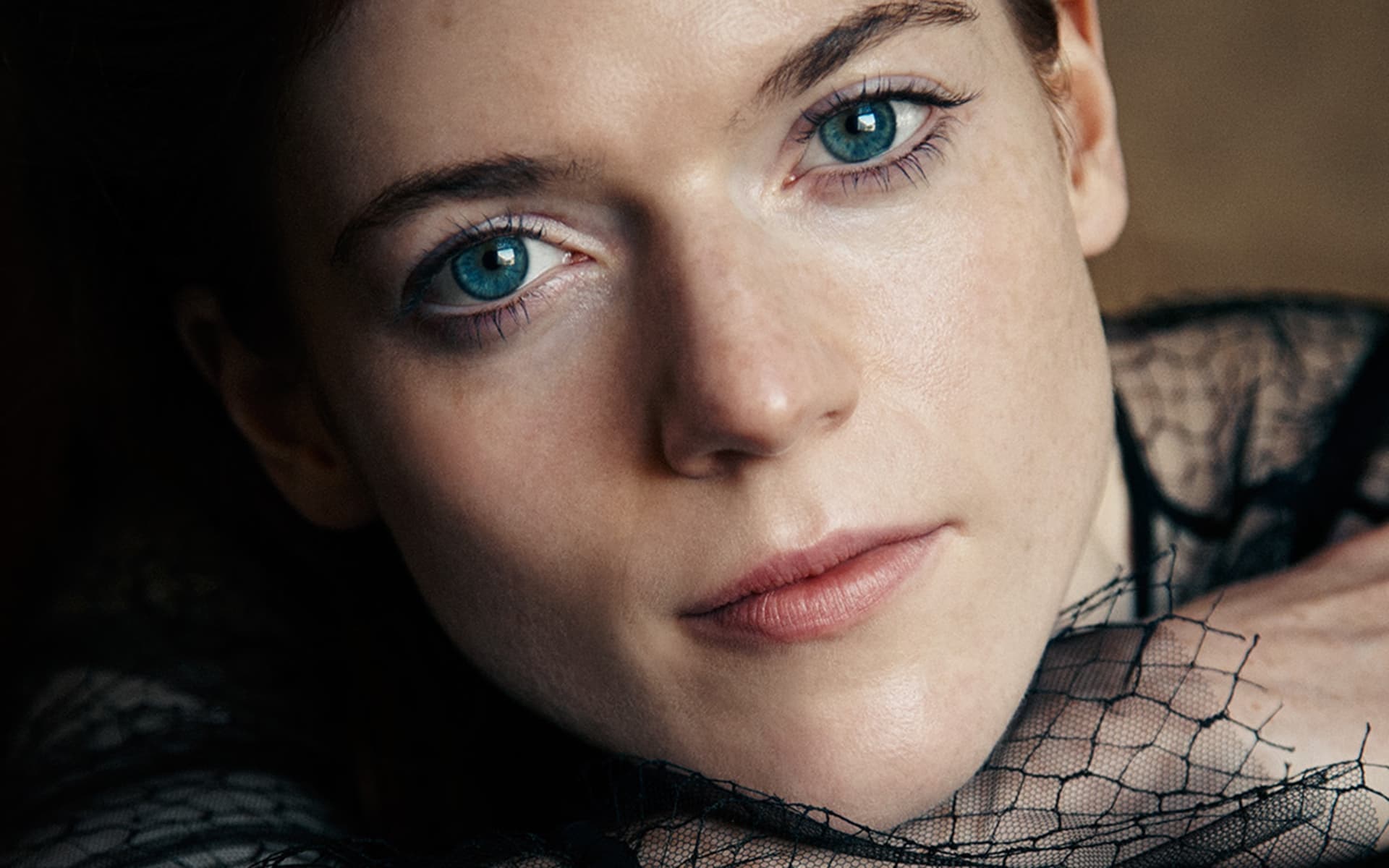 Rose Leslie Smile Wallpapers