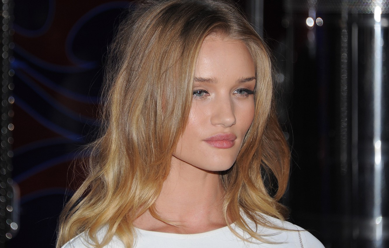 Rosie Huntington-Whiteley Wallpapers