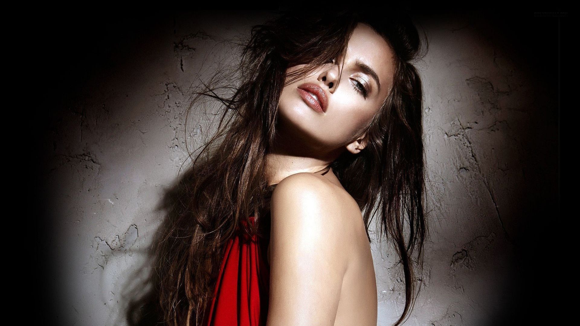 Russian Supermodel Irina Shayk Wallpapers