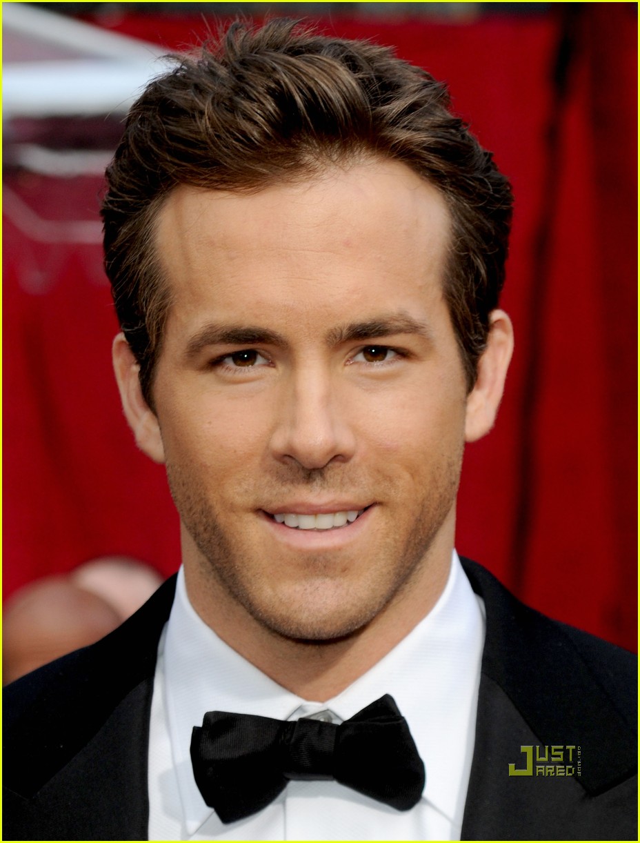 ryan reynolds, face, actor Wallpapers