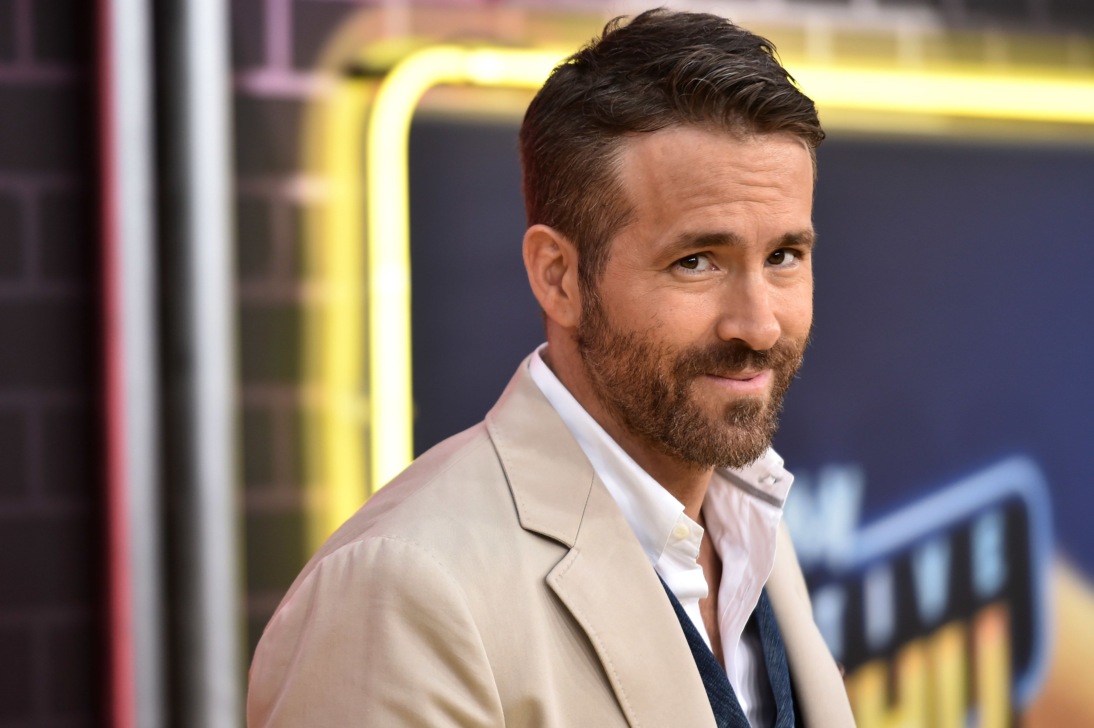 ryan reynolds, face, actor Wallpapers