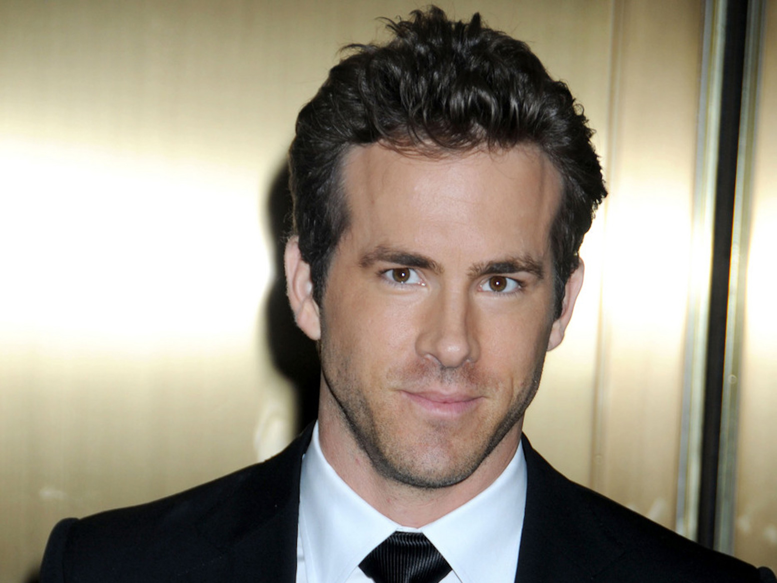 Ryan Reynolds Portrait Wallpapers