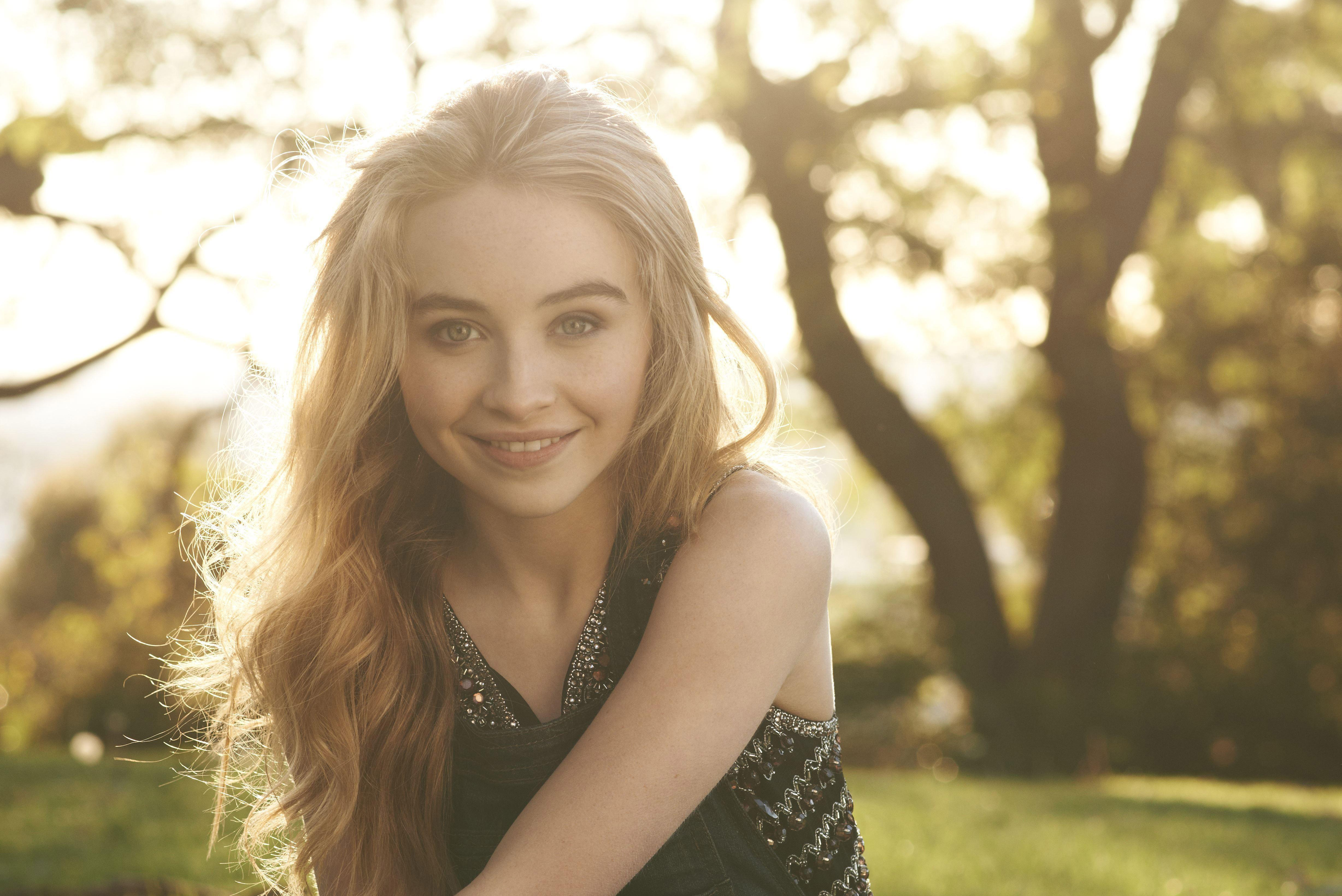 Sabrina Carpenter Cute Photoshoot Wallpapers