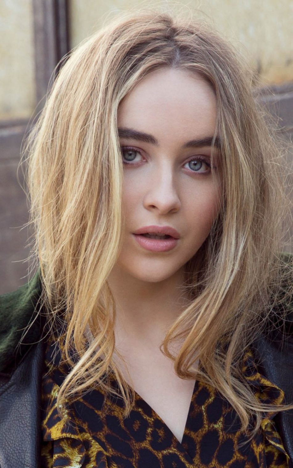 Sabrina Carpenter Singer Wallpapers