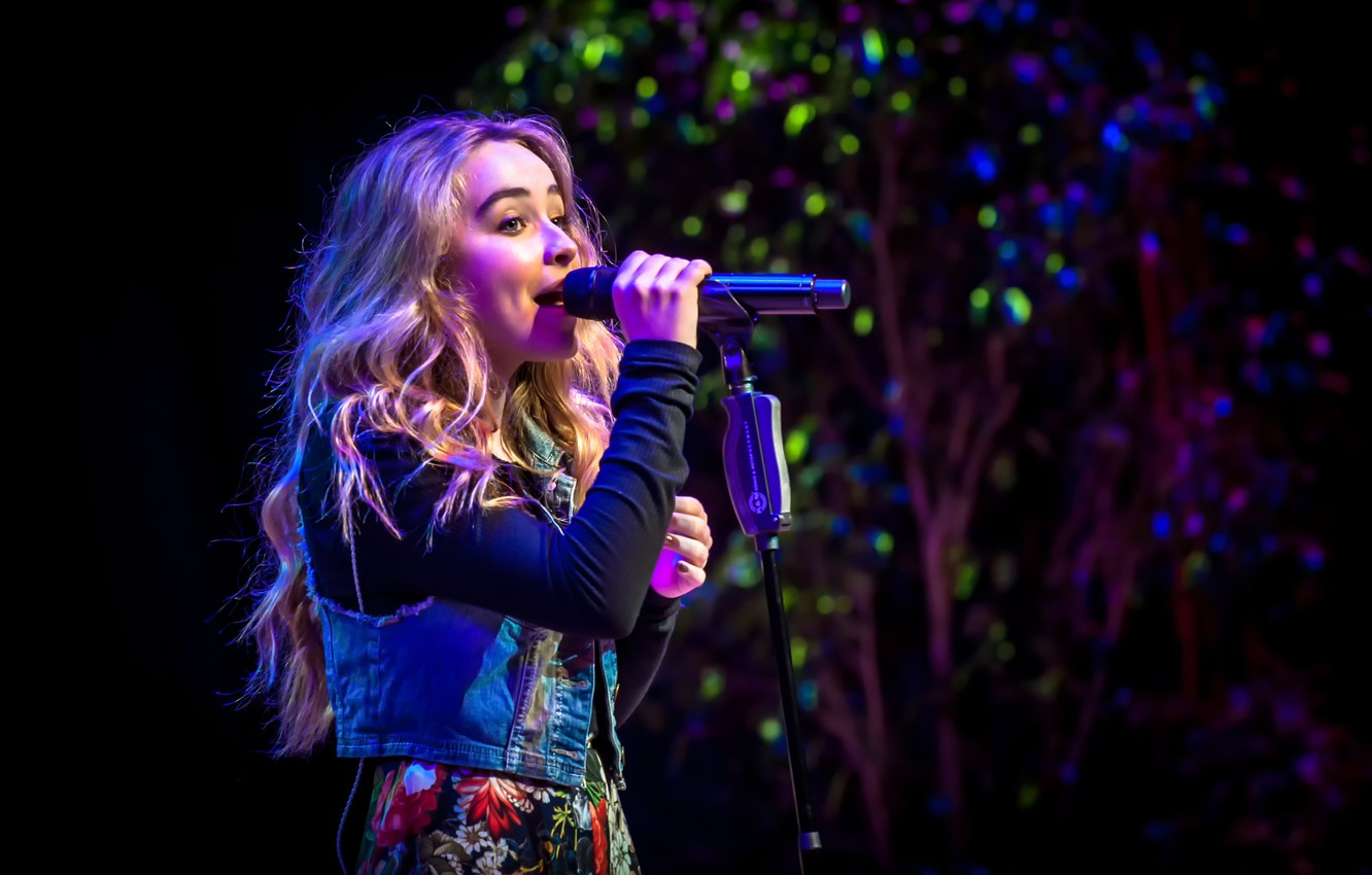 Sabrina Carpenter Wallpapers