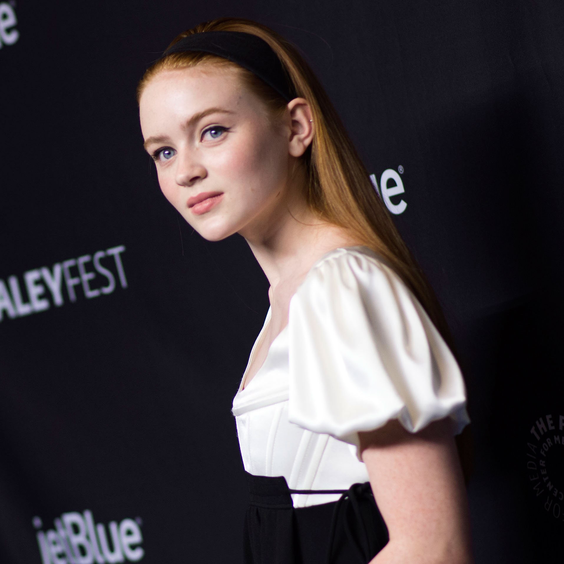 Sadie Sink Red Dress 2021 Wallpapers