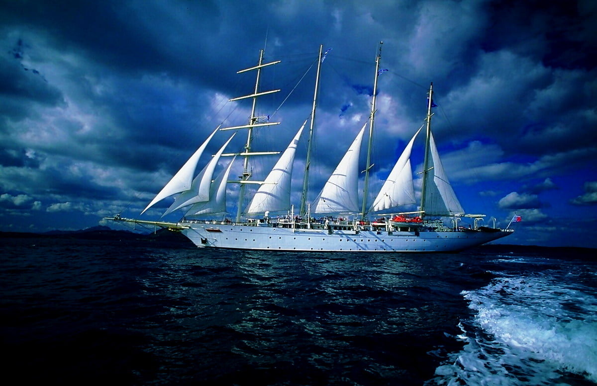 Sails Ship In Ocean
 Wallpapers