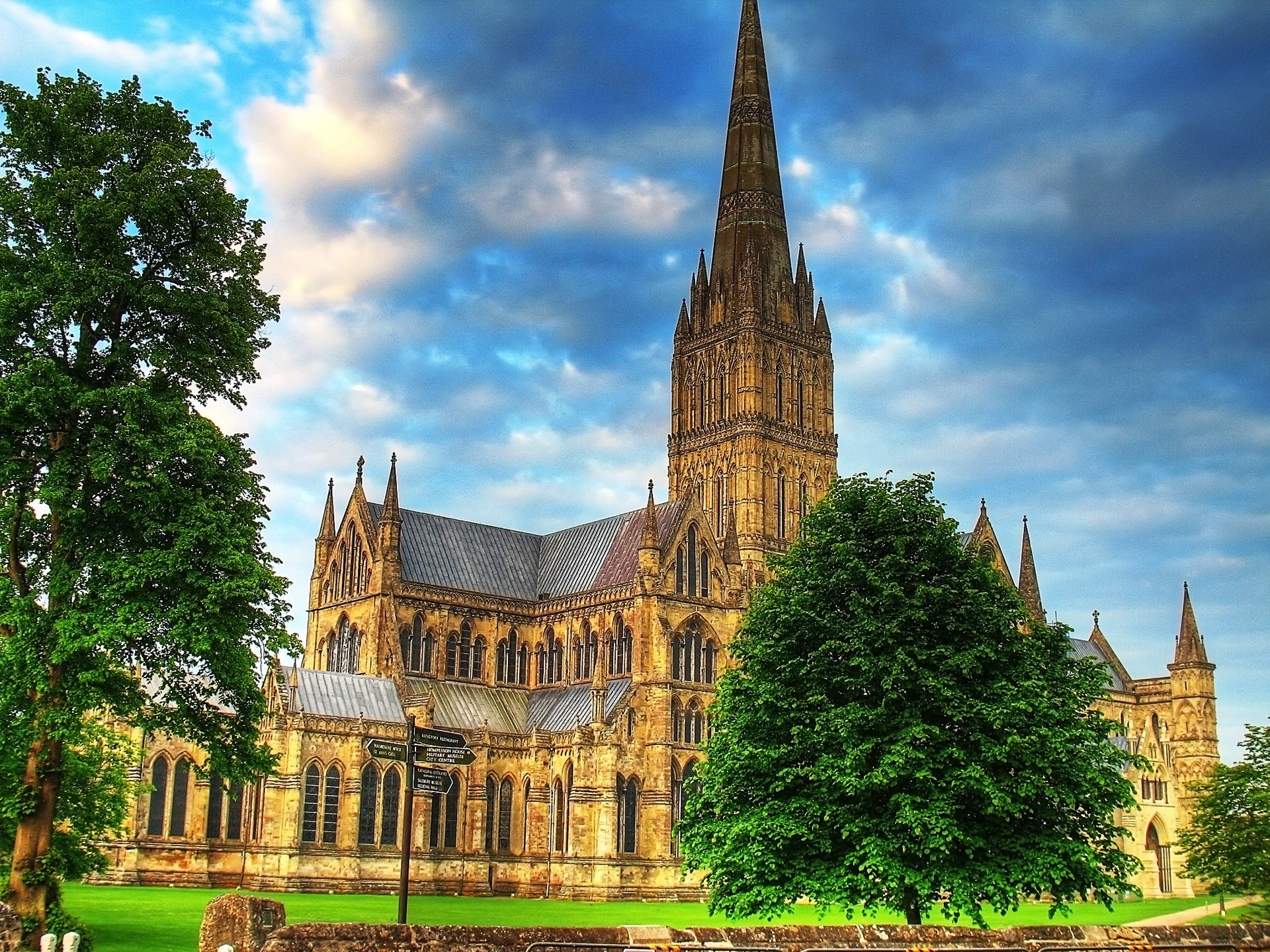 Salisbury Cathedral Wallpapers