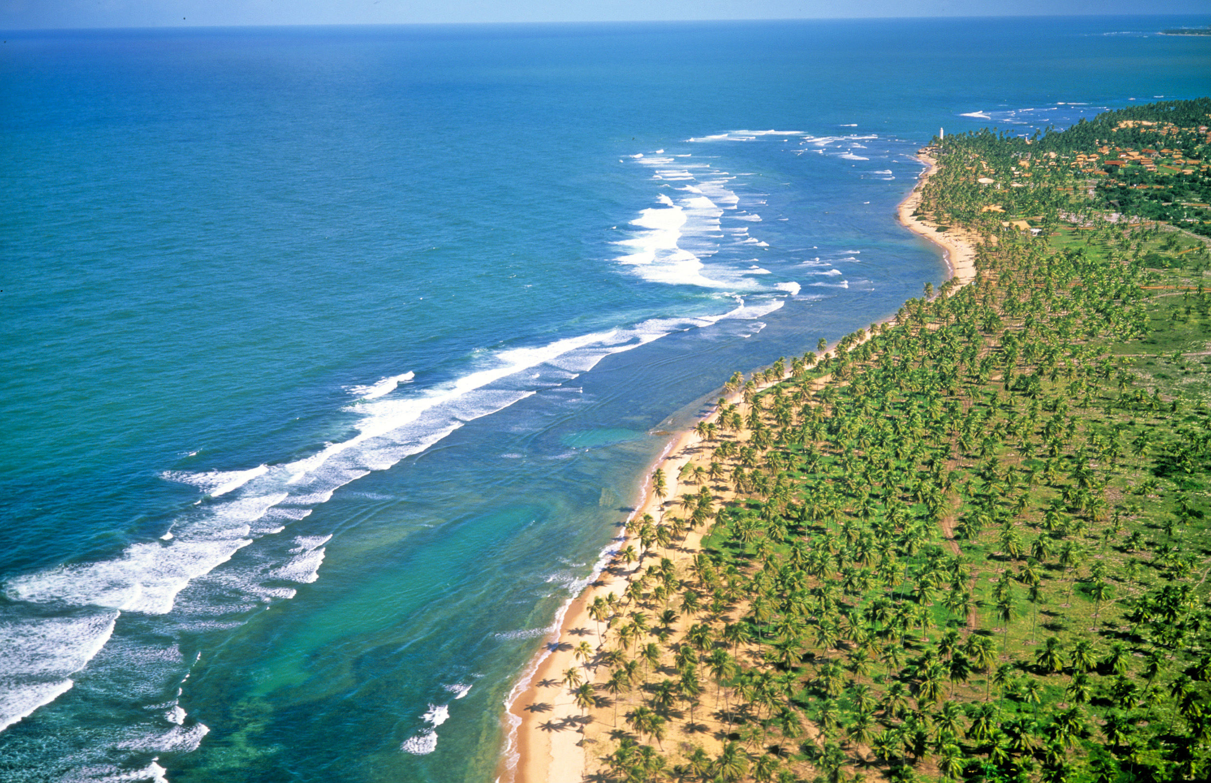 Тропики атлантического океана. Коста-Ду-Сауипе в Бразилии. Praia do Cassino - Рио-Гранде, Бразилия. Praia do Cassino пляж в Бразилии. Прибрежная зона Бразилии.