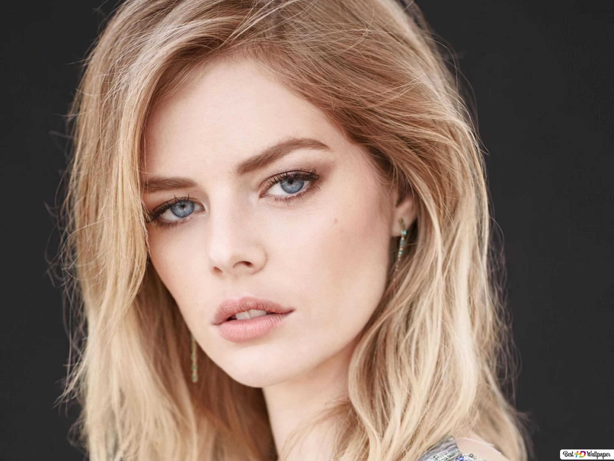 Samara Weaving Smiling Wallpapers