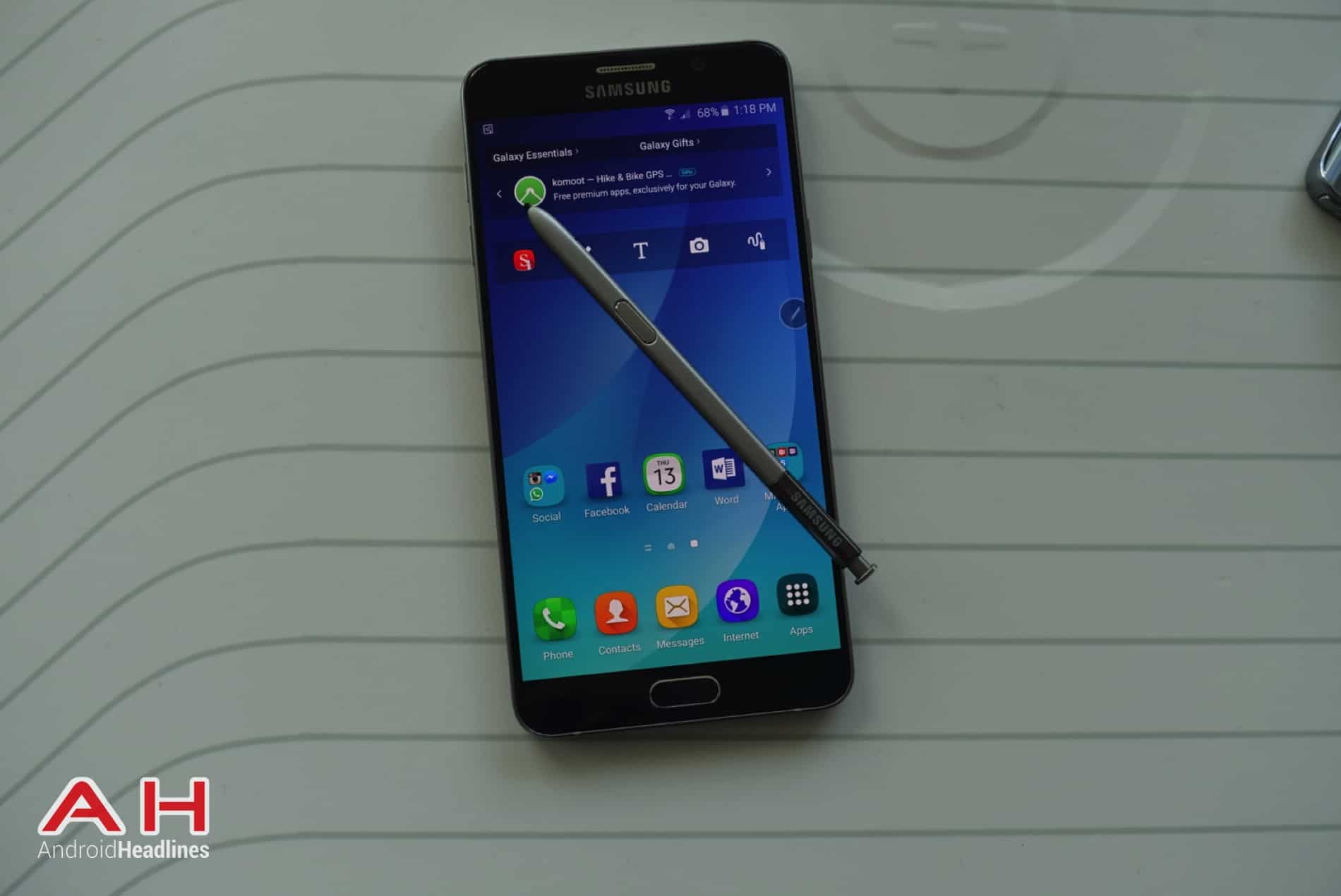 Samsung Galaxy Note 5 Wallpapers