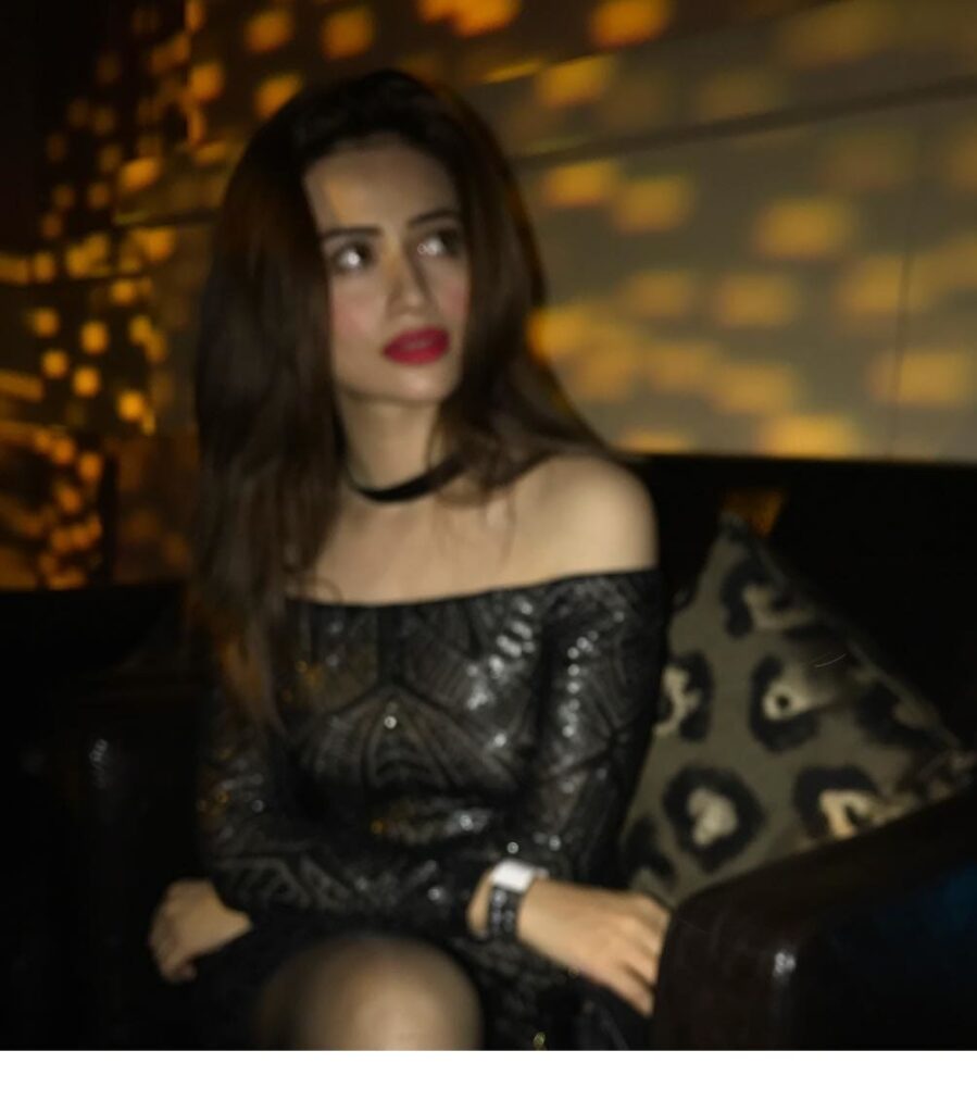 Sana Javed Hot Wallpapers