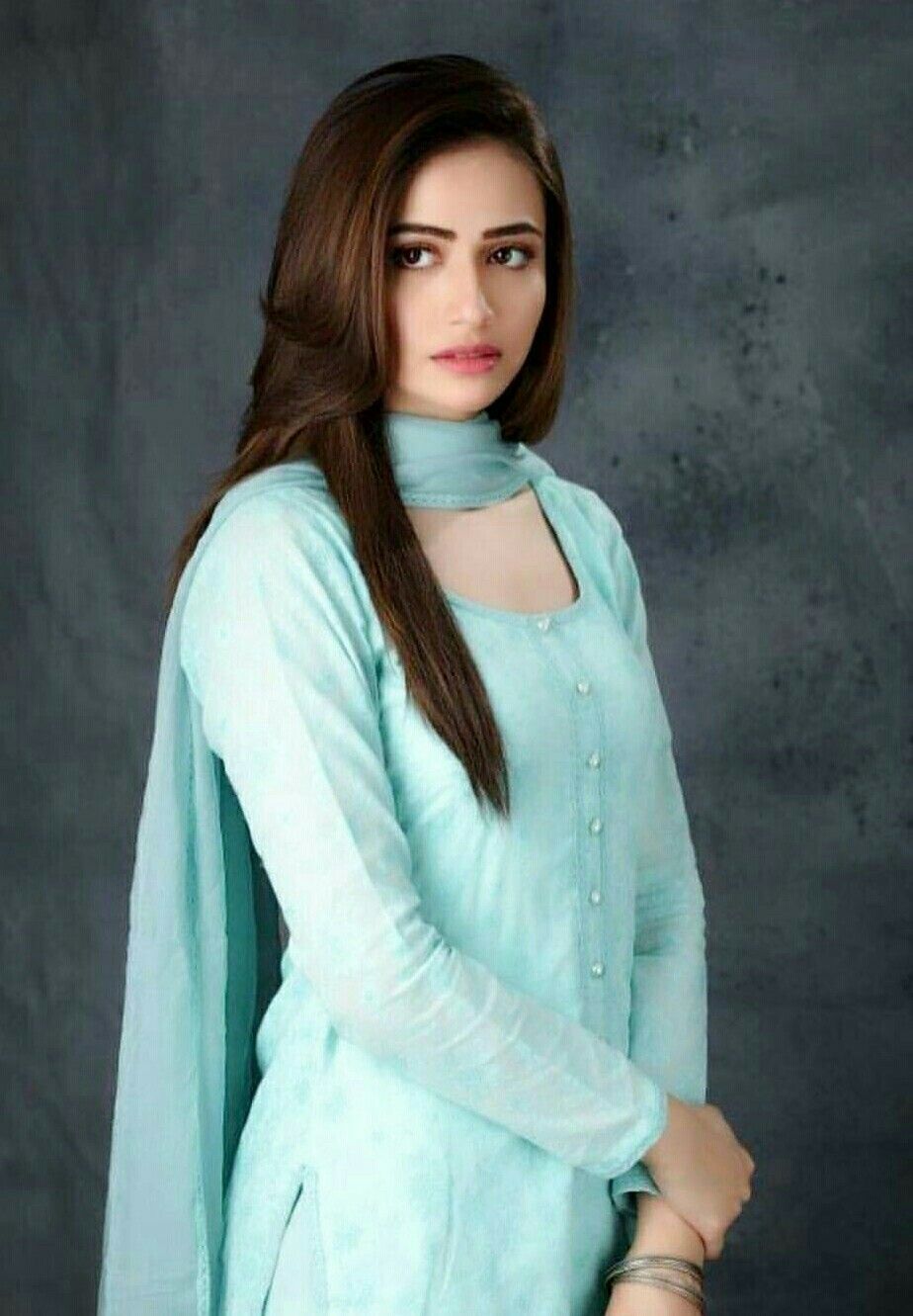 Sana Javed Hot Wallpapers