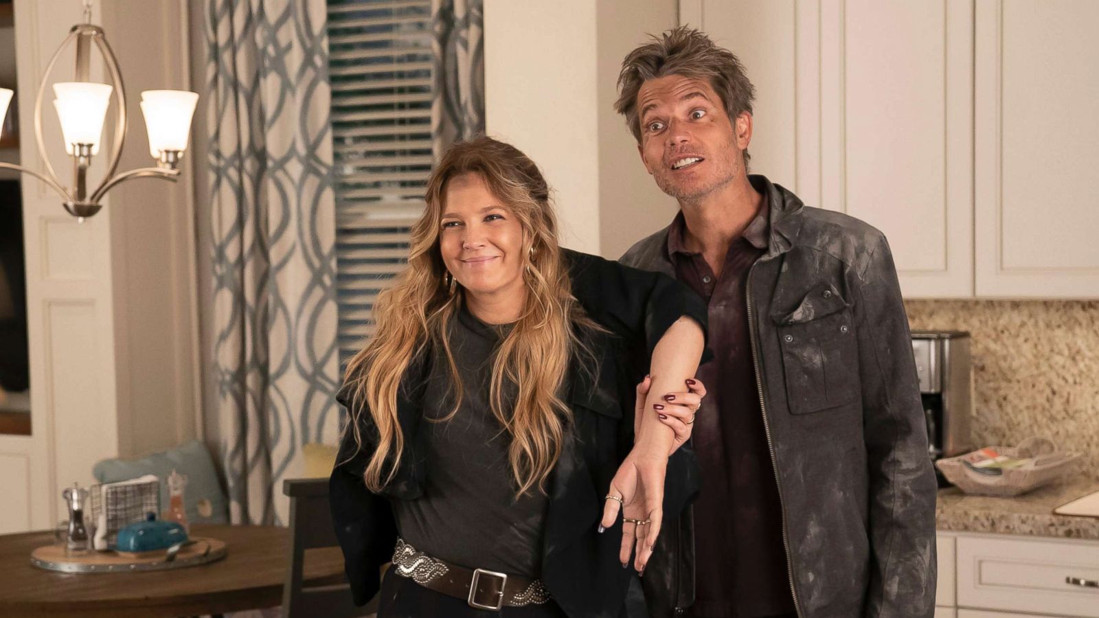 Santa Clarita Diet Wallpapers