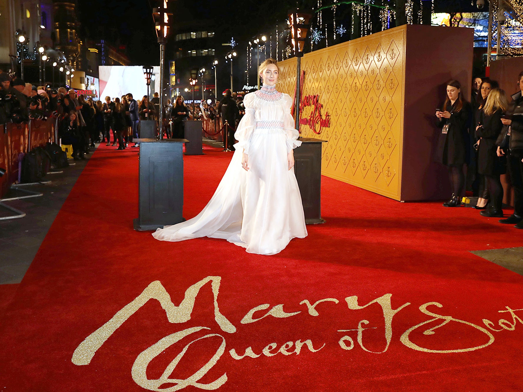 Saoirse Ronan In Mary Queen Of Scots Movie Wallpapers