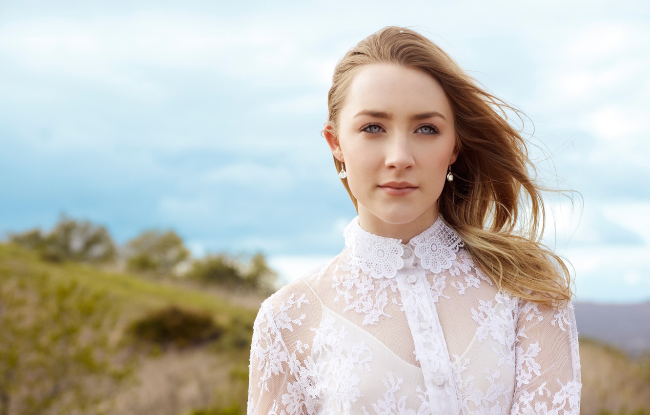 Saoirse Ronan in Red Dress Wallpapers