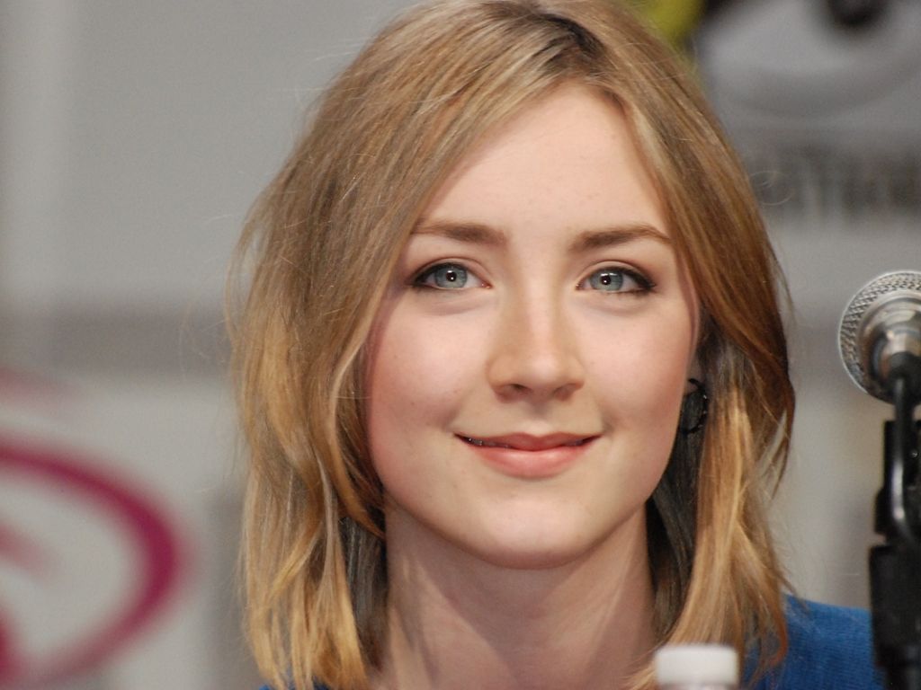 Saoirse Ronan Irish Blonde Wallpapers