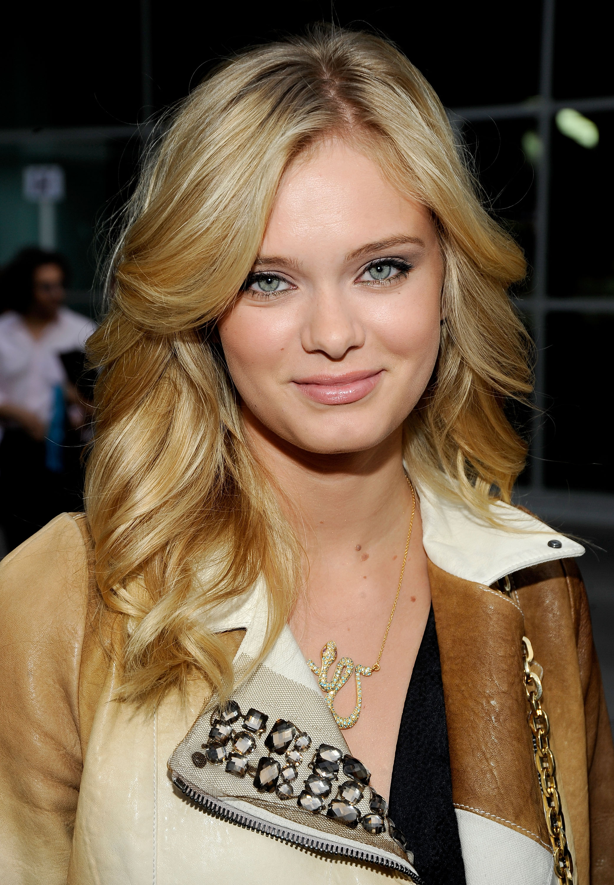 Sara Paxton Pics Wallpapers