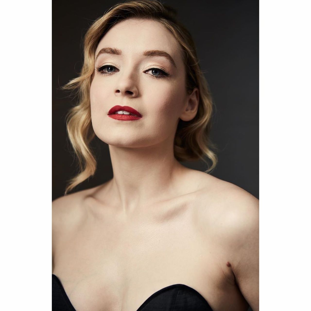 Sarah Bolger 2018 Comic Con Portrait Wallpapers