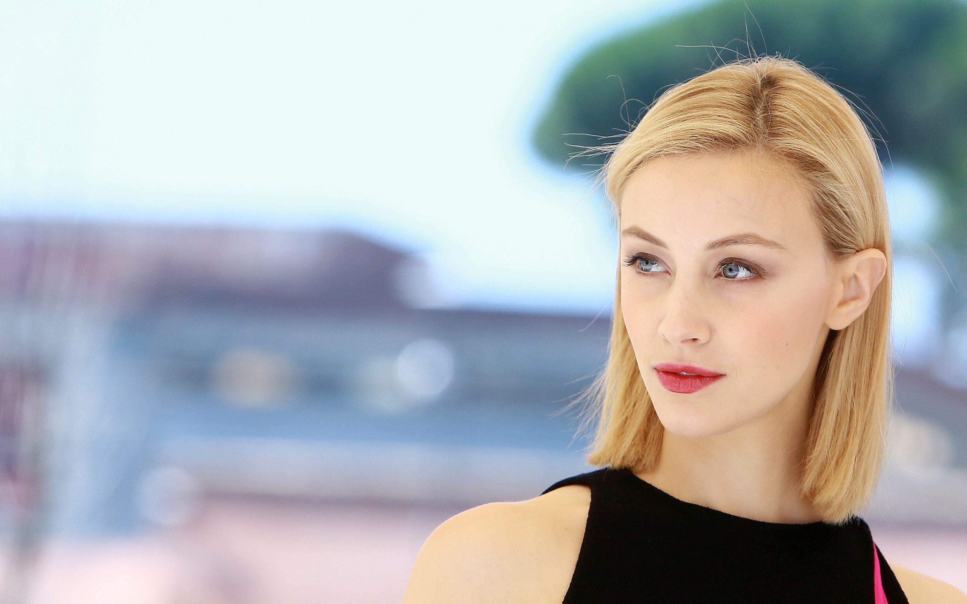 Sarah Gadon 2020 Wallpapers