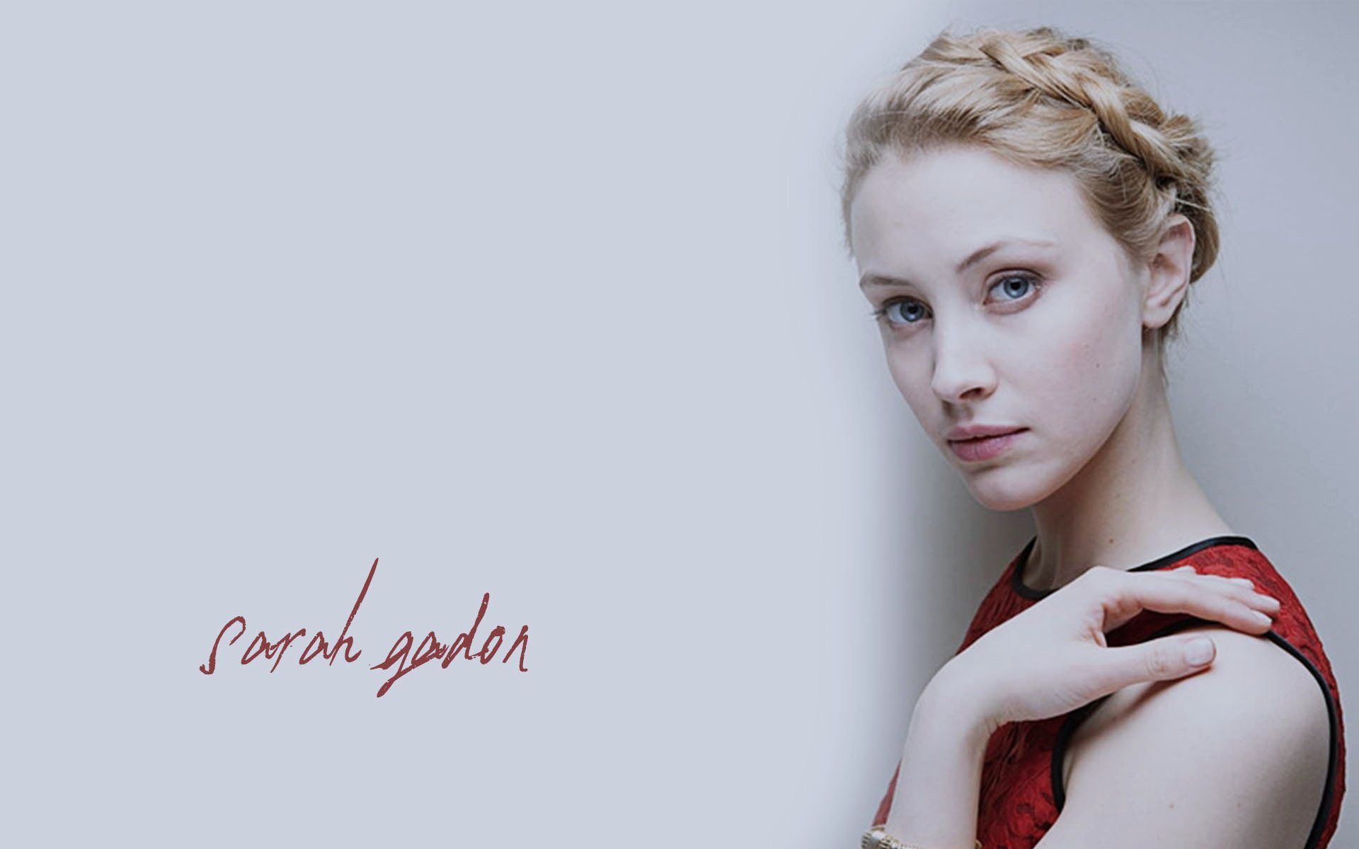 Sarah Gadon 2020 Wallpapers